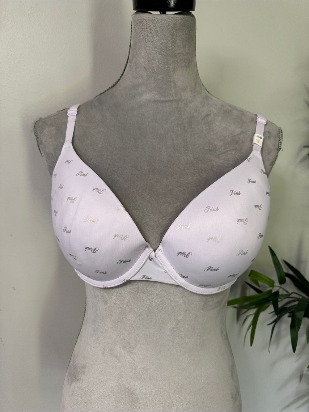 PINK Victoria's Secret Pale lavender Molded Underwire push up Bra Script Print